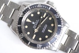 VINTAGE ROLEX SUBMARINER 5513 WITH BOX AND OPEN PAPERS