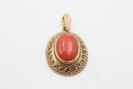 9ct gold coral pendant (3.8g)