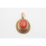 9ct gold coral pendant (3.8g)