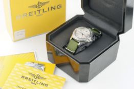 GENTLEMENS BREITLING COLT GMT CHRONOMETER WRISTWATCH W/ BOX & PAPERS, circular silver dial with hour