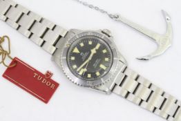 VINTAGE TUDOR SUBMARINER ‘ SNOW FLAKE’ REFERENCE 7016/0 CIRCA 1972,  black dial with ‘snow flake’