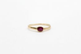 9ct gold ruby solitaire ring (1.3g)