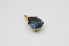 9ct gold framed blue paste pear drop pendant (1.7g)