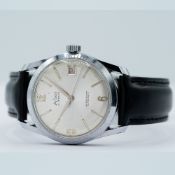 *TO BE SOLD WITHOUT RESERVE* GENTLEMAN'S ARBOR SUNBURST DIAL WITH DATE, CIRCA. 1960S, 33MM CASE,