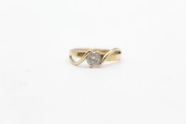 9ct gold clear gemstone solitaire twist setting ring (2.4g)