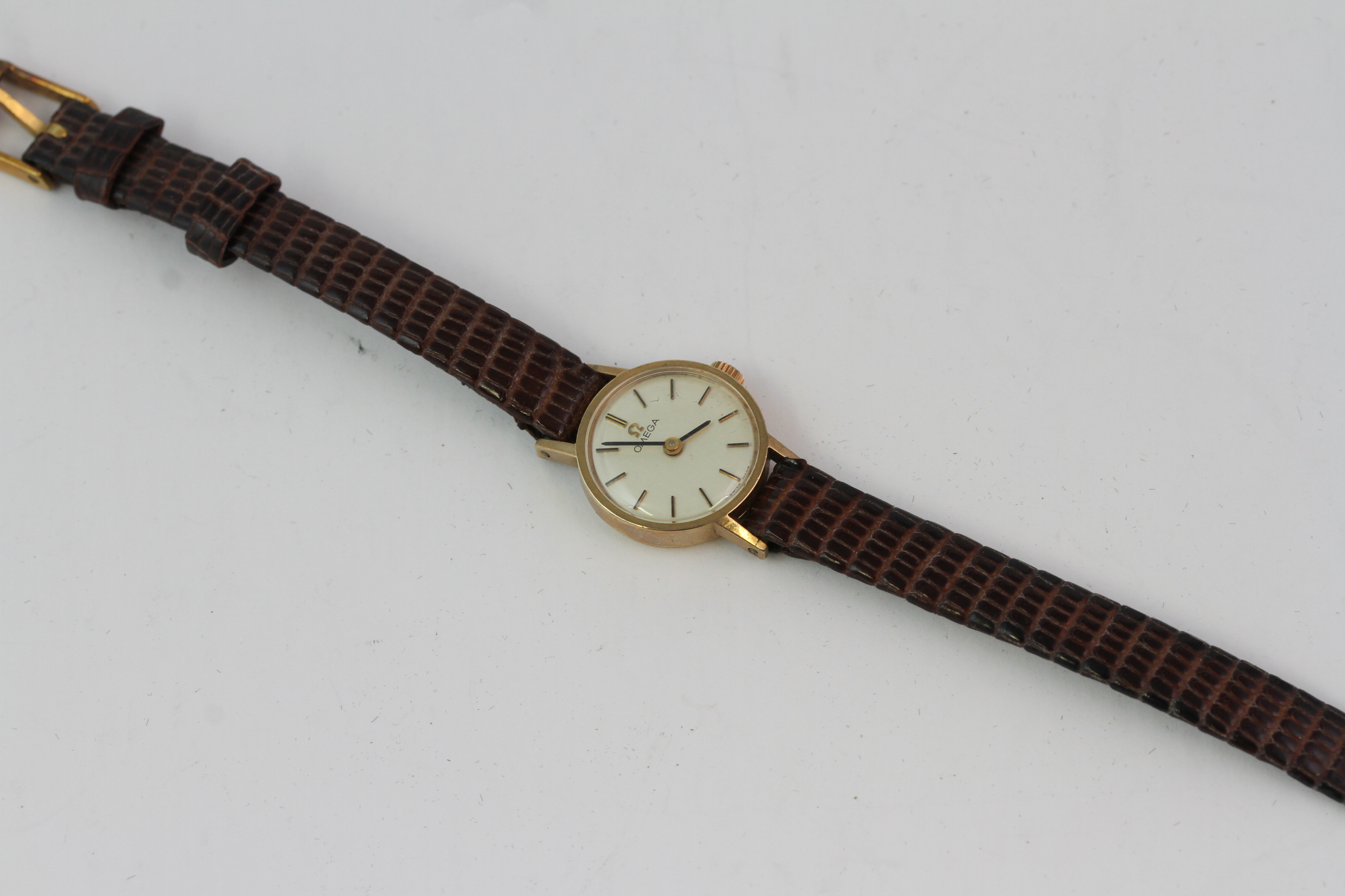 9CT OMEGA LADIES WATCH