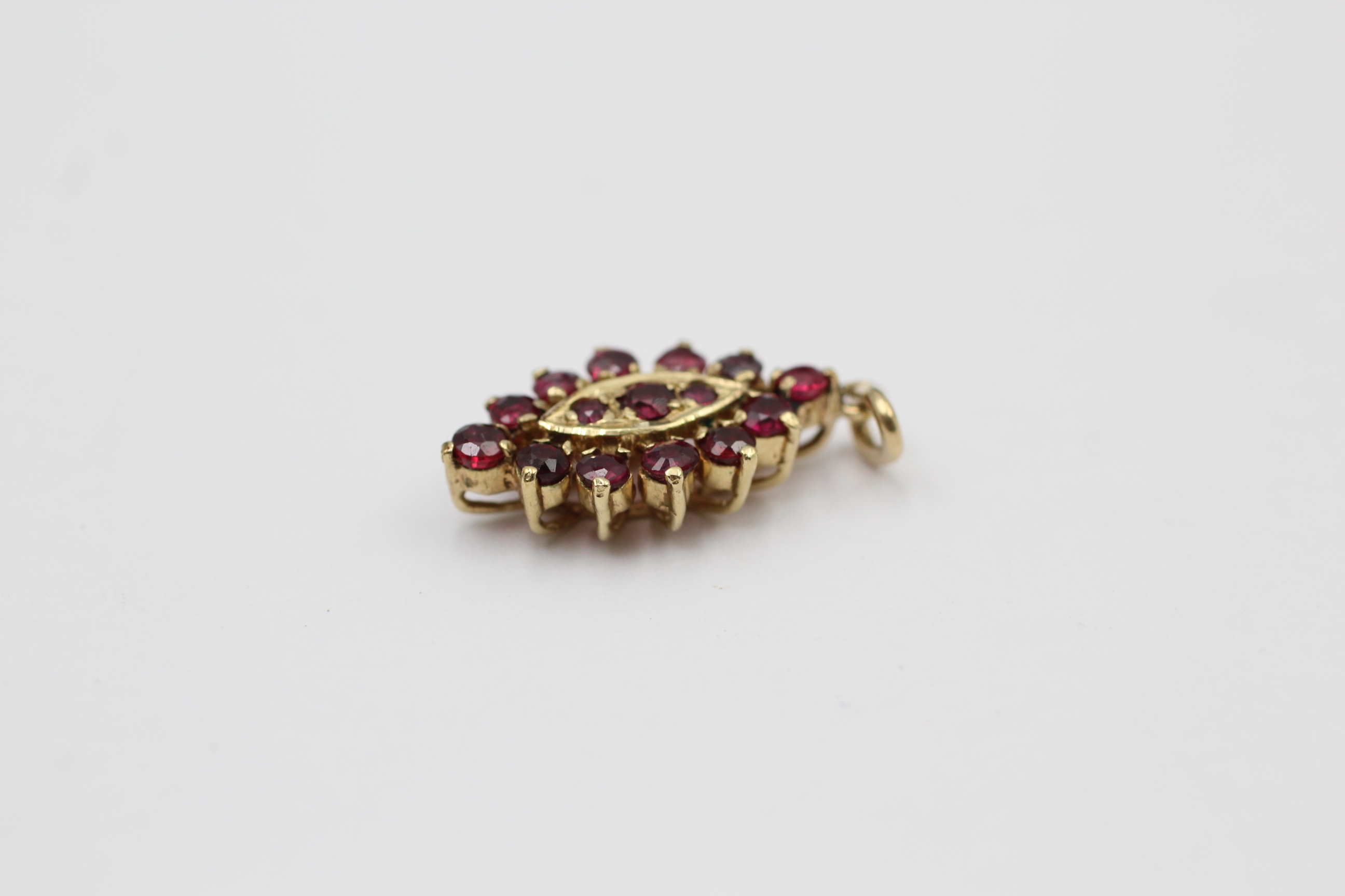 10ct gold ruby multistone pendant (1.6g) - Image 3 of 4