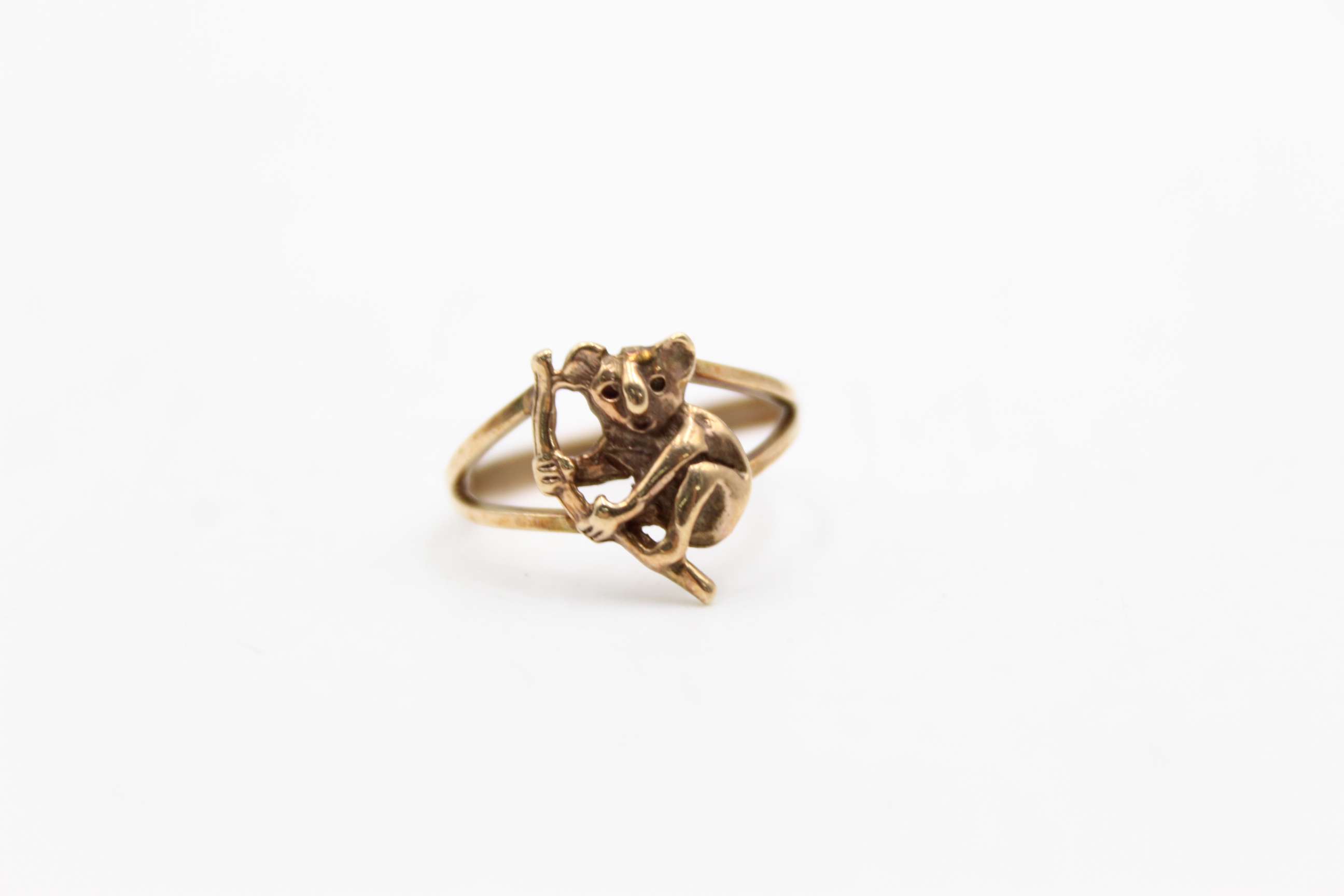 9ct gold koala bear ring (2.2g)