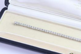 4.64ct Diamond line bracelet, brilliant cut diamonds, estimated total diamond weight 4.64ct,