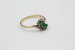 9ct gold emerald & diamond bypass band ring (1.6g)
