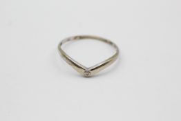 9ct white gold diamond solitaire wishbone ring (0.5g)