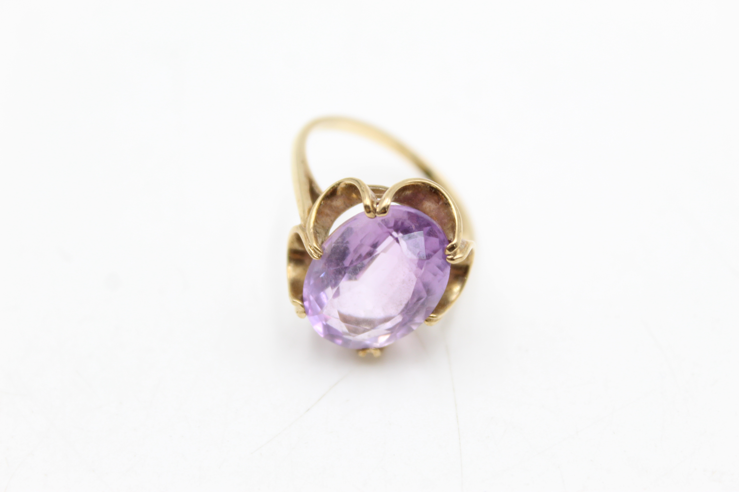 9ct gold amethyst dress ring (5.1g)