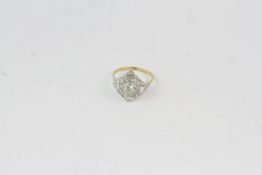 18YG tablet ring with 4 baguettes at compass points, centre diamond in a bezel TDW 1ct
