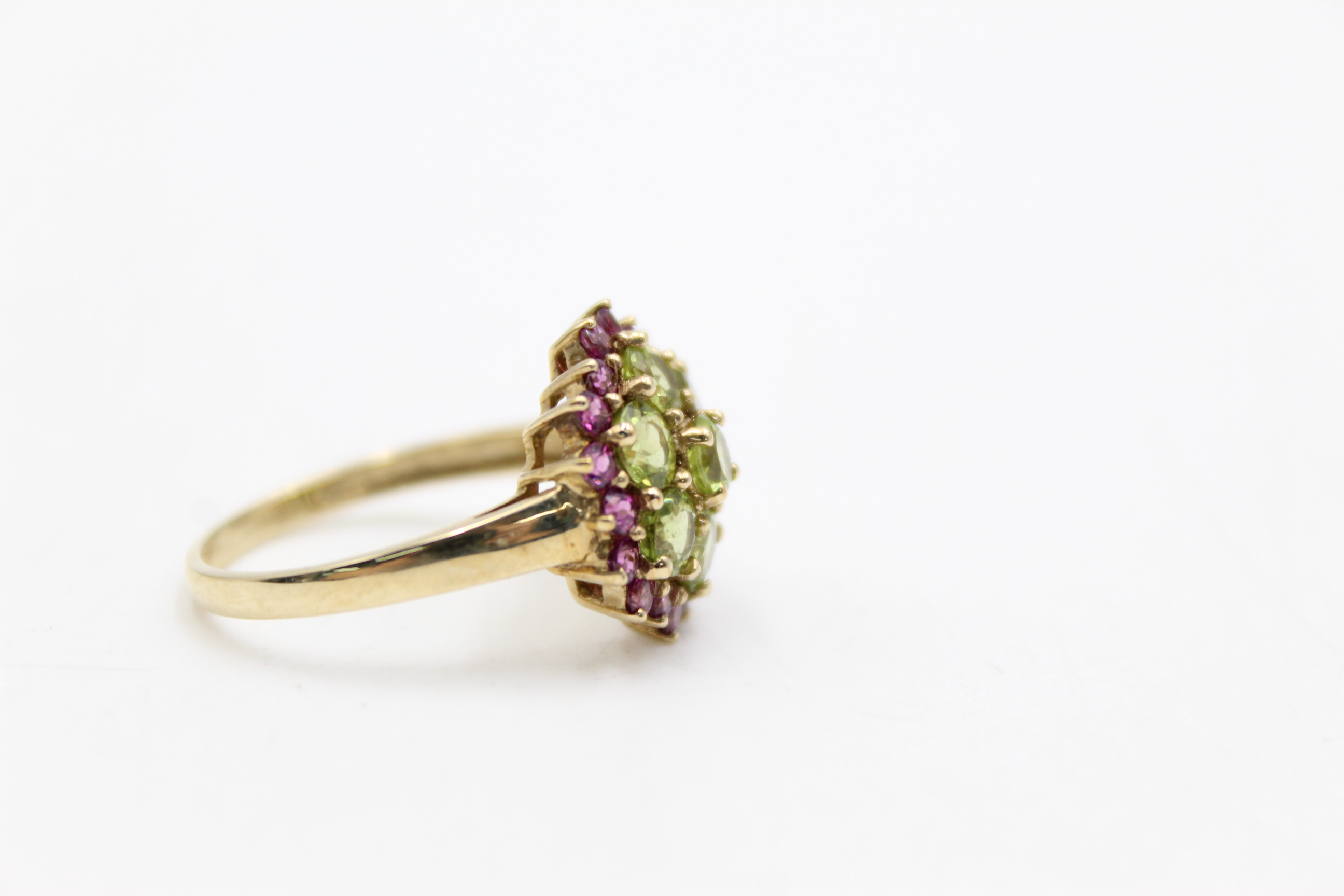 9ct gold peridot & garnet floral halo set ring (3.6g) - Image 3 of 7
