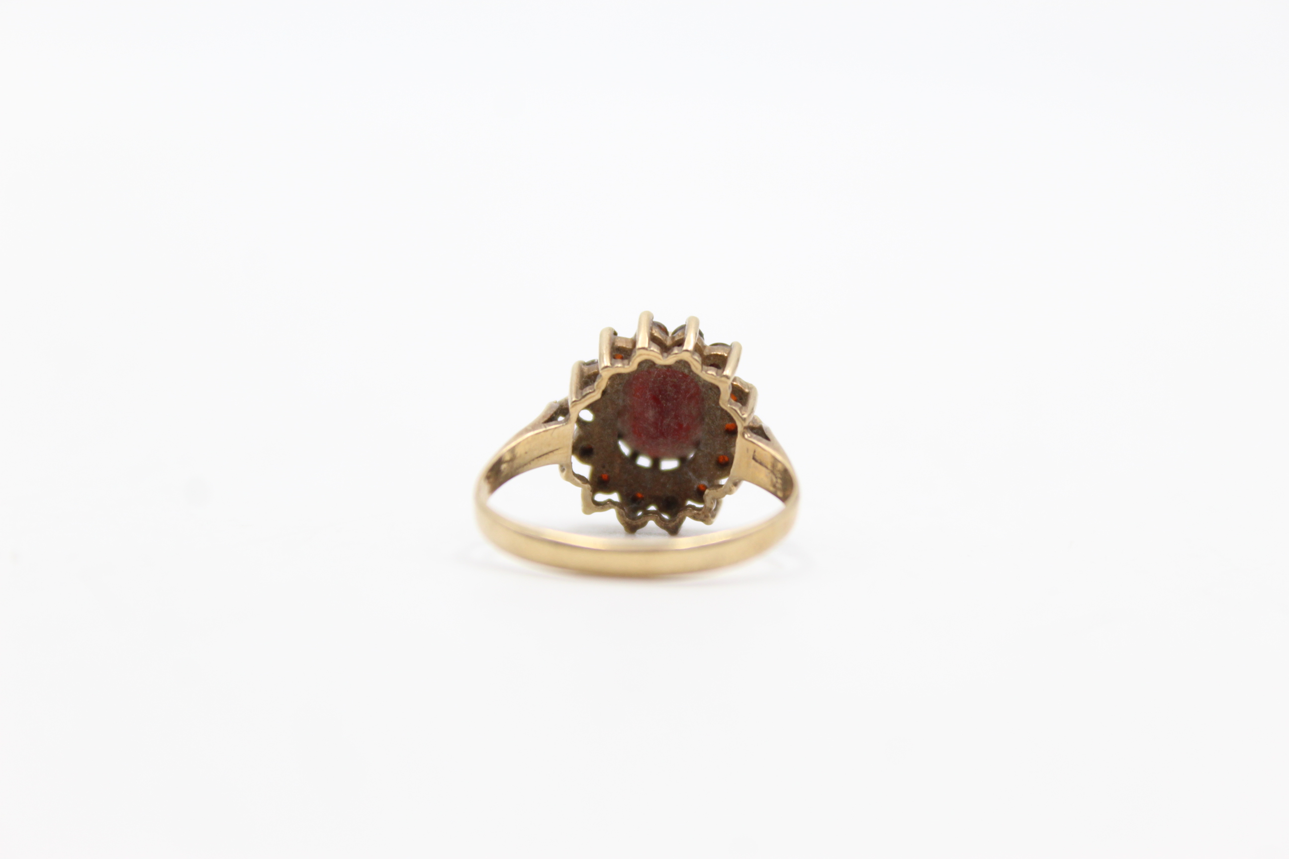 9ct gold garnet halo set ring, as seen (2.5g) - Image 5 of 7