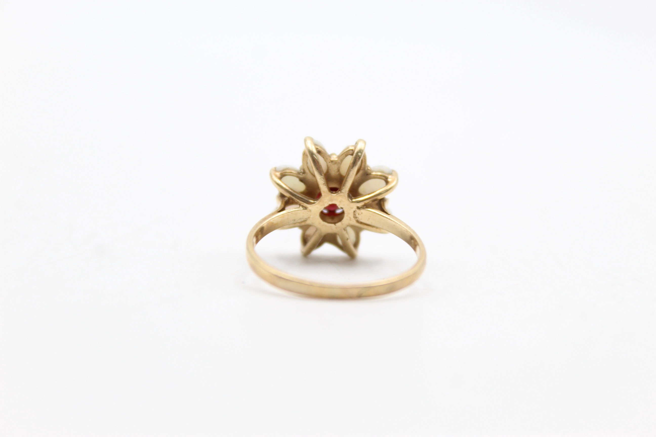 9ct gold opal & garnet floral dress ring (3.1g) - Image 5 of 8