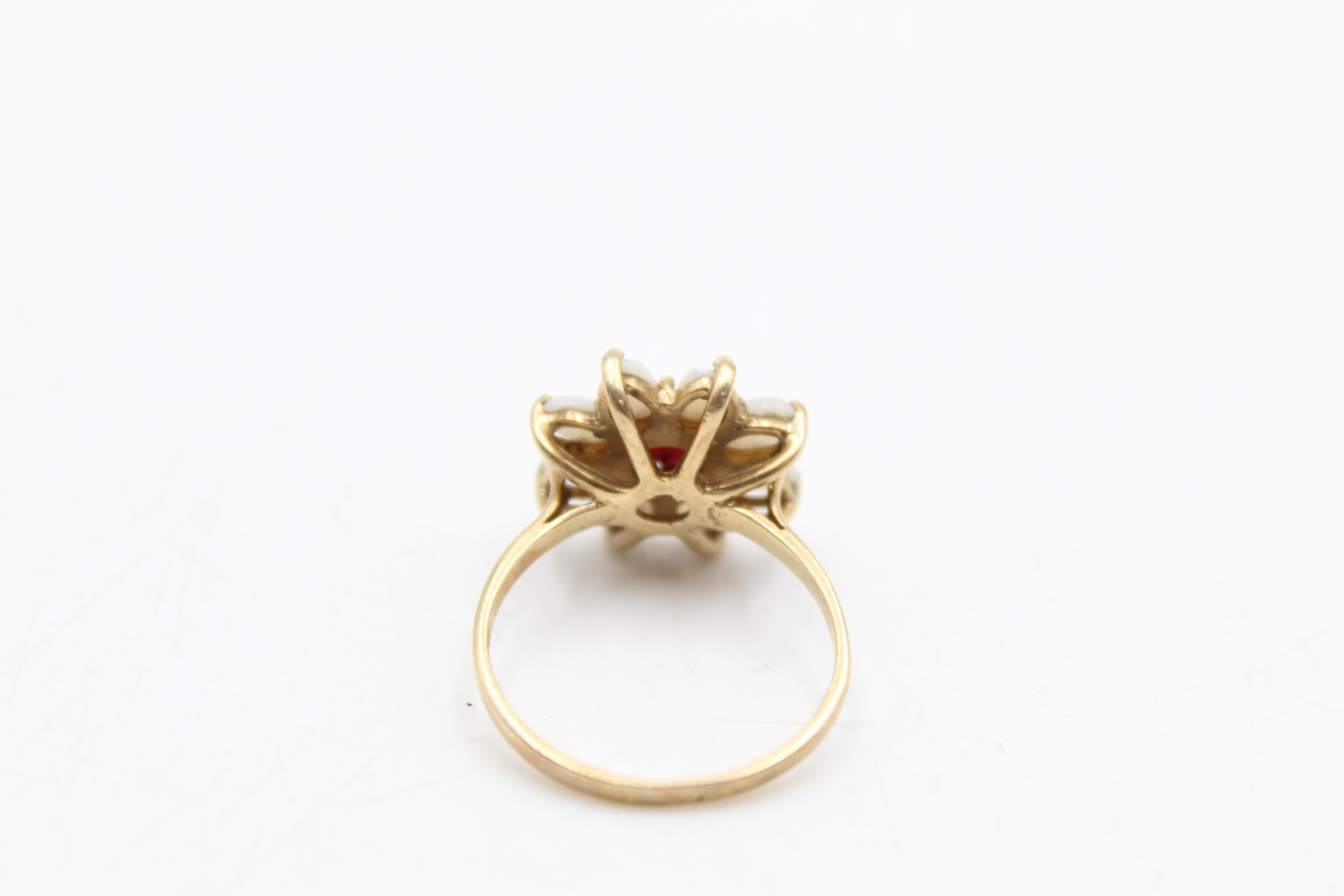 9ct gold opal & garnet floral dress ring (3.1g) - Image 6 of 8