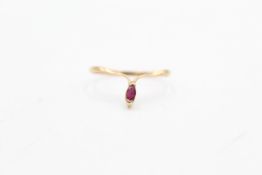 9ct gold ruby wishbone ring (0.7g)