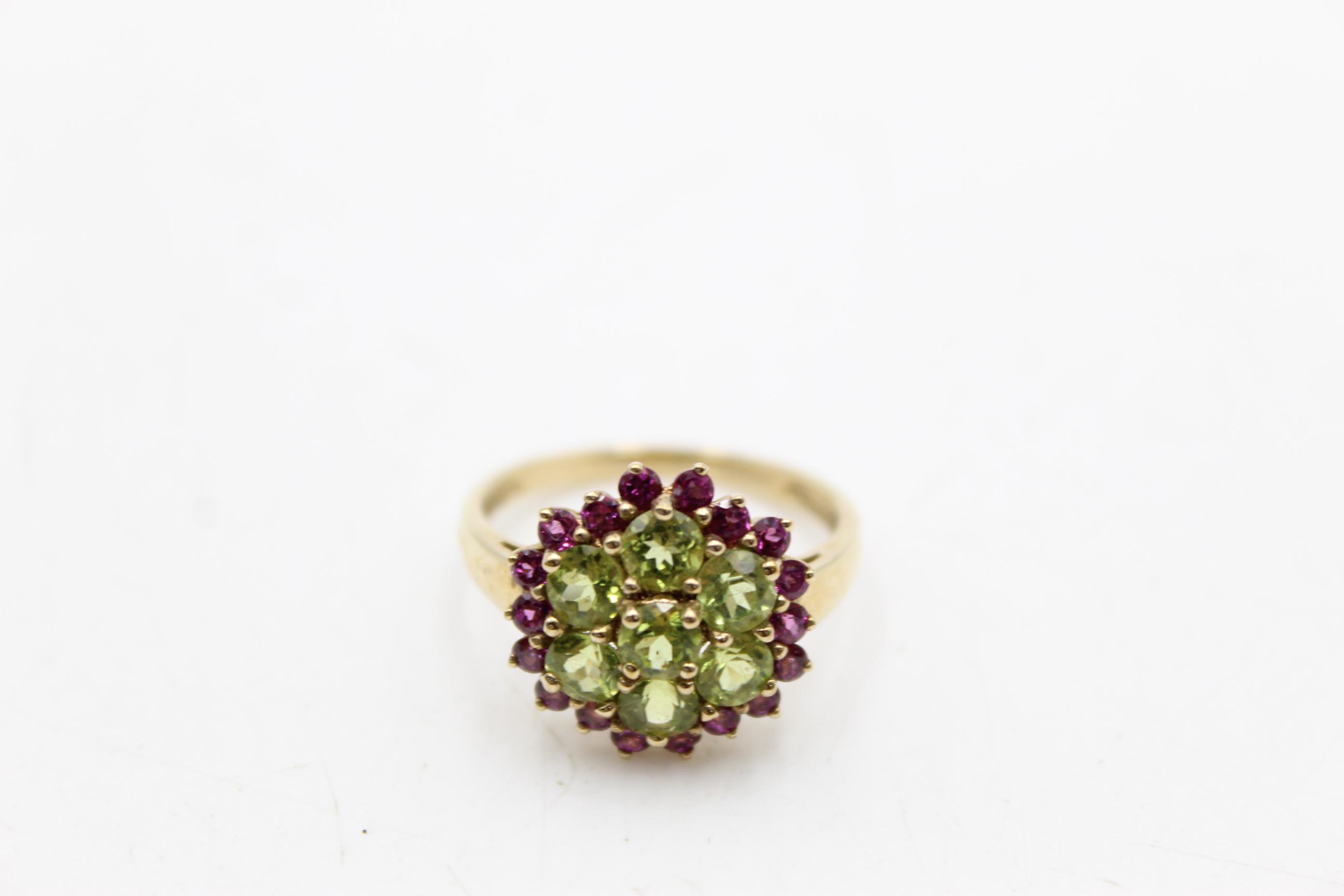 9ct gold peridot & garnet floral halo set ring (3.6g)