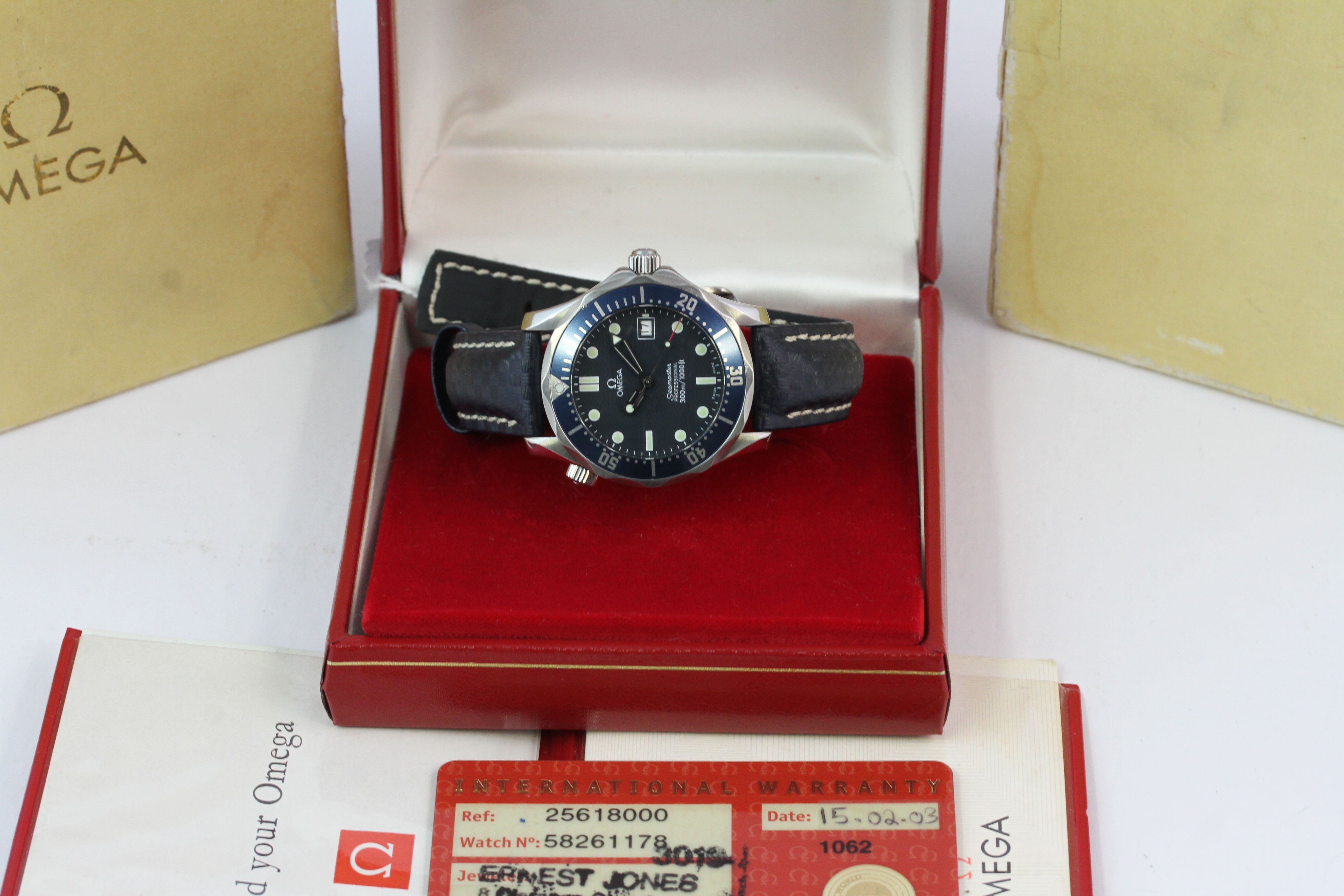 OMEGA SEAMASTER 300 MIDSIZE BOX AND PAPERS 2003 - Image 2 of 5