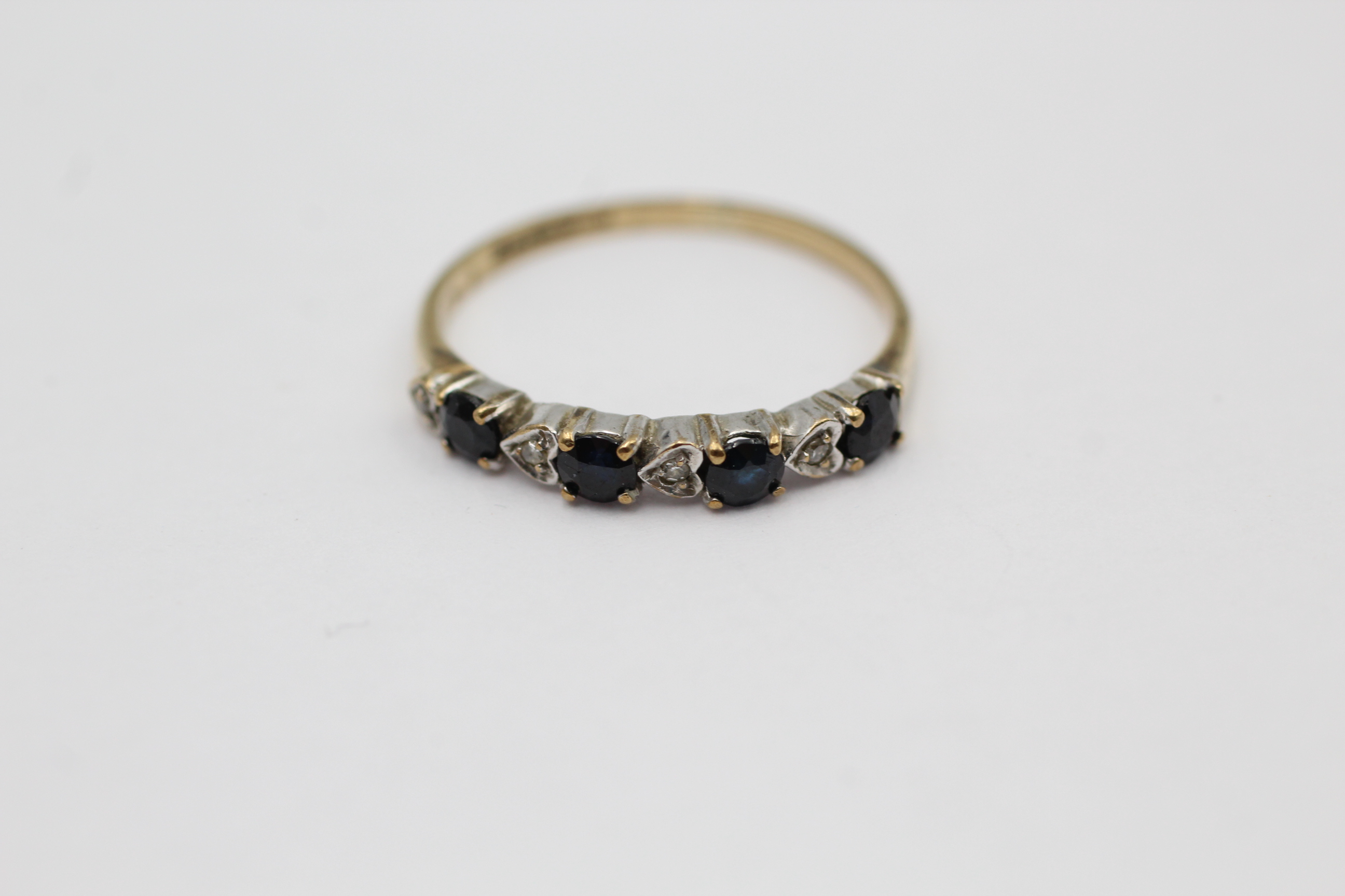 9ct gold vintage sapphire & diamond half-eternity ring (1.1g)