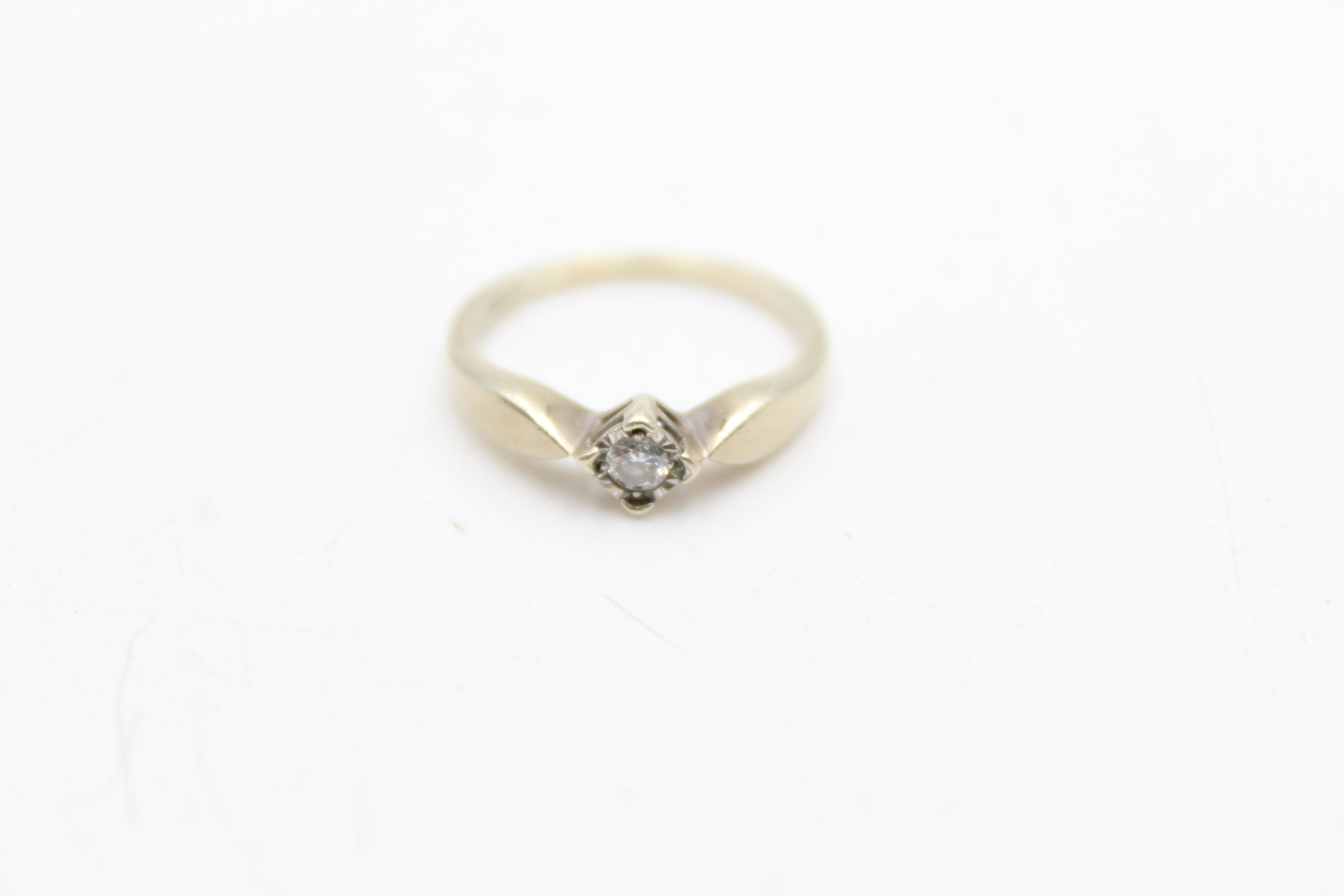 9ct gold diamond solitaire ring (2.7g) - Image 2 of 7