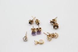 6 x 9ct gold gemstone jewellery inc. opal, sapphire, stud earrings (2.4g)