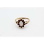 9ct gold opal & garnet dress ring (1.6g)