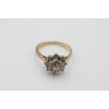 9ct gold diamond dress ring (3g)