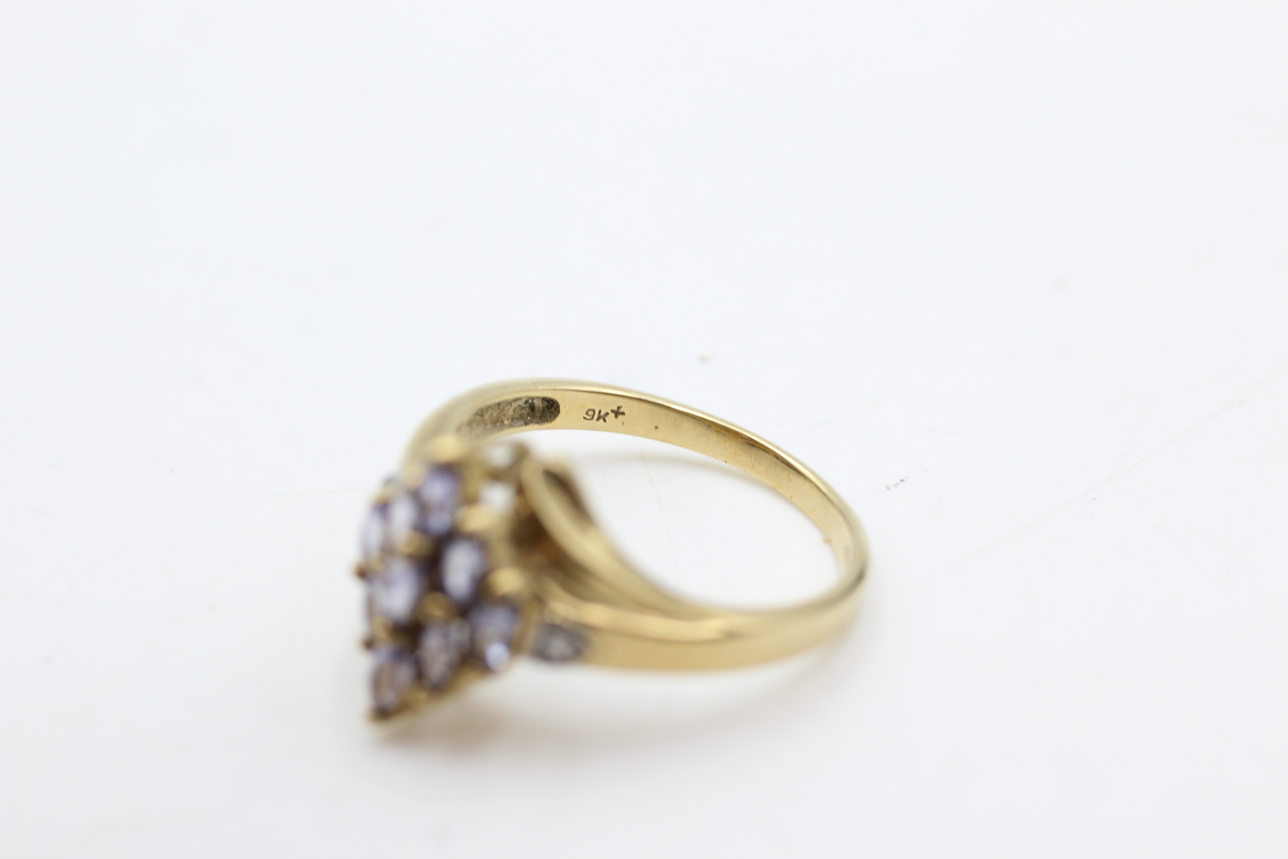 9ct gold tanzanite & diamond cluster dress ring (2.4g) - Image 4 of 4