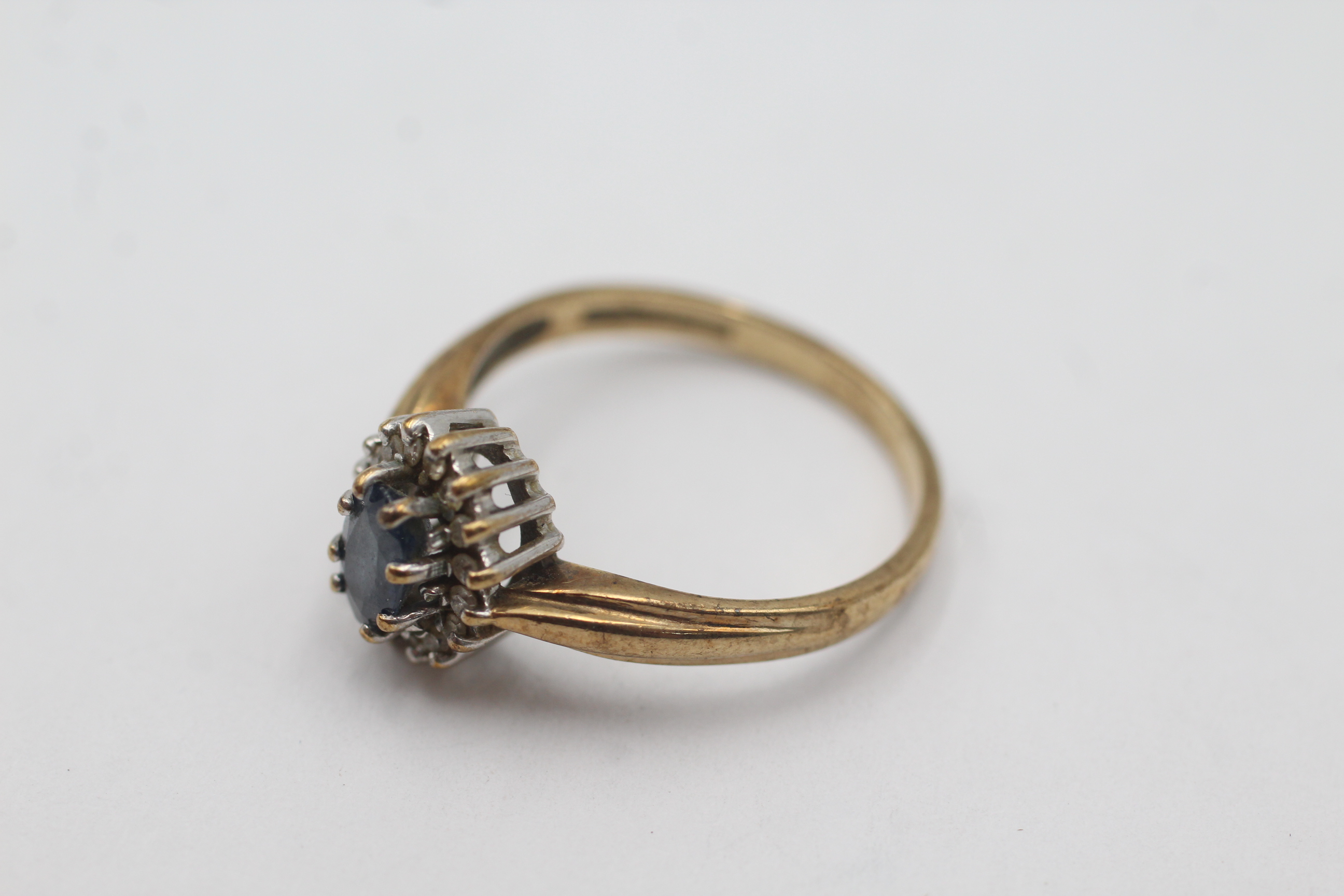 9ct gold sapphire & diamond halo dress ring (2.3g) - Image 2 of 4