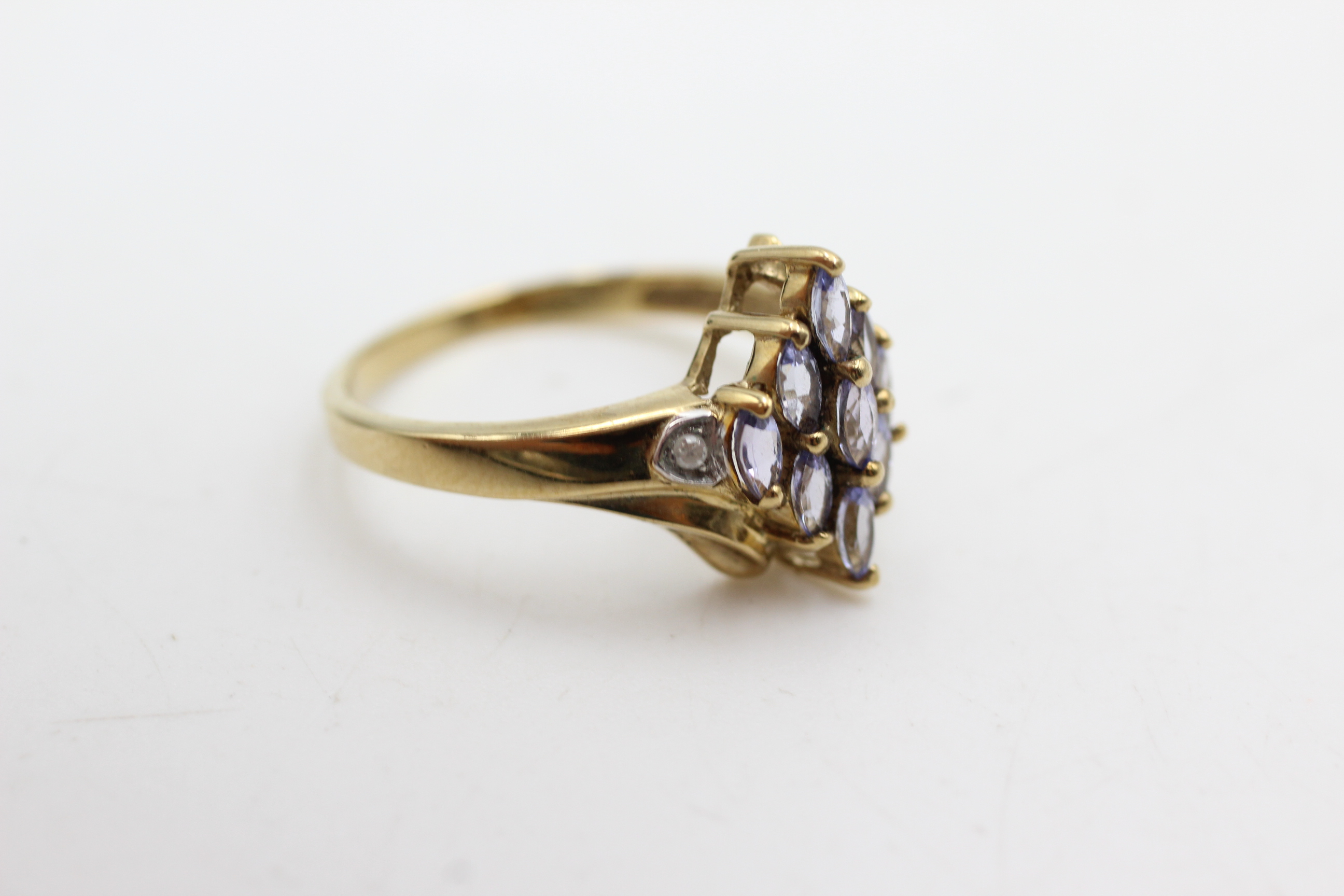 9ct gold tanzanite & diamond cluster dress ring (2.4g) - Image 2 of 4