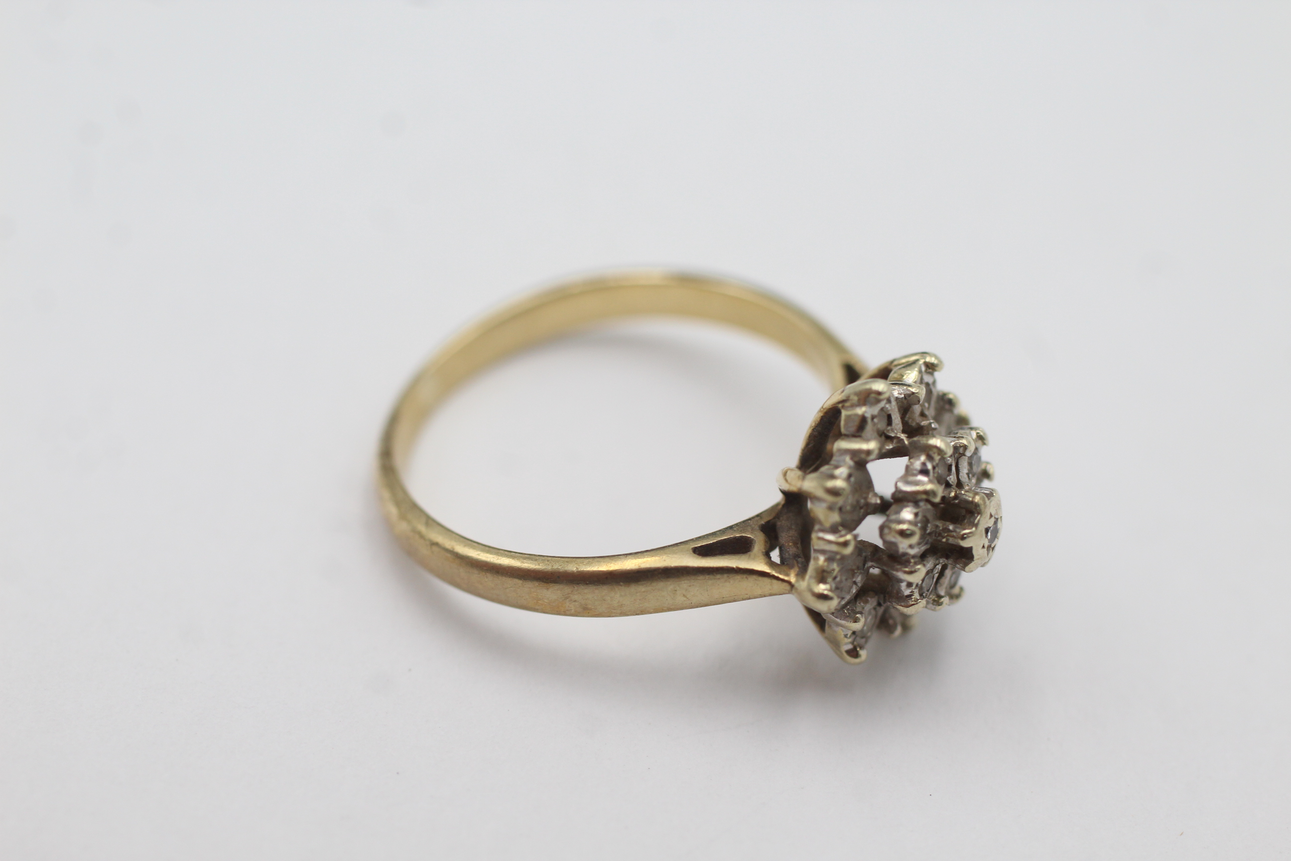 9ct gold diamond dress ring (3g) - Image 4 of 4