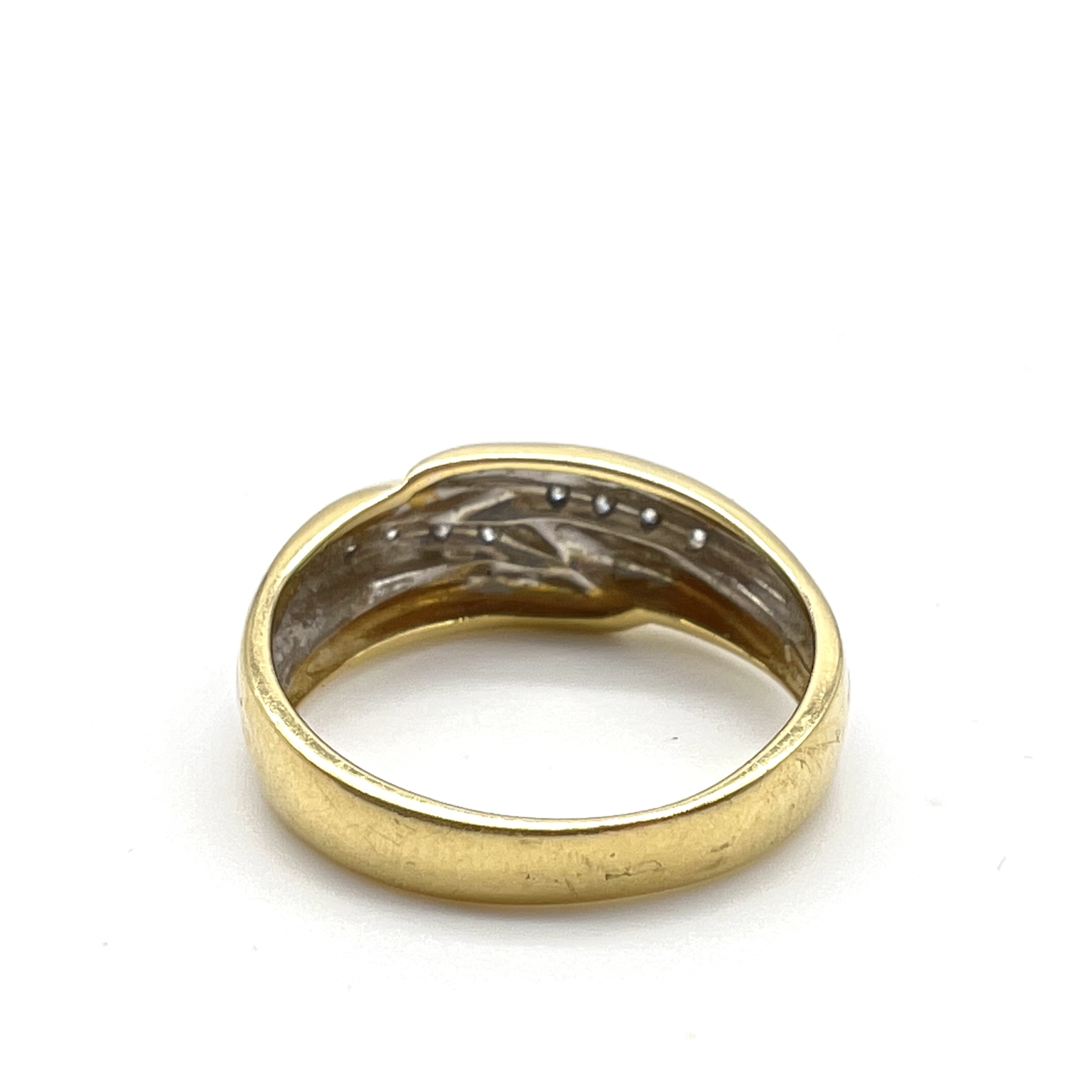 Fine 18ct two coloured gold and diamond ring. Set with brilliant cut diamonds. Uk size N . Total - Image 3 of 3