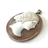 Antique 9ct gold large cameo shell pendant set with a large cornelian agate on the back . Marked 9ct