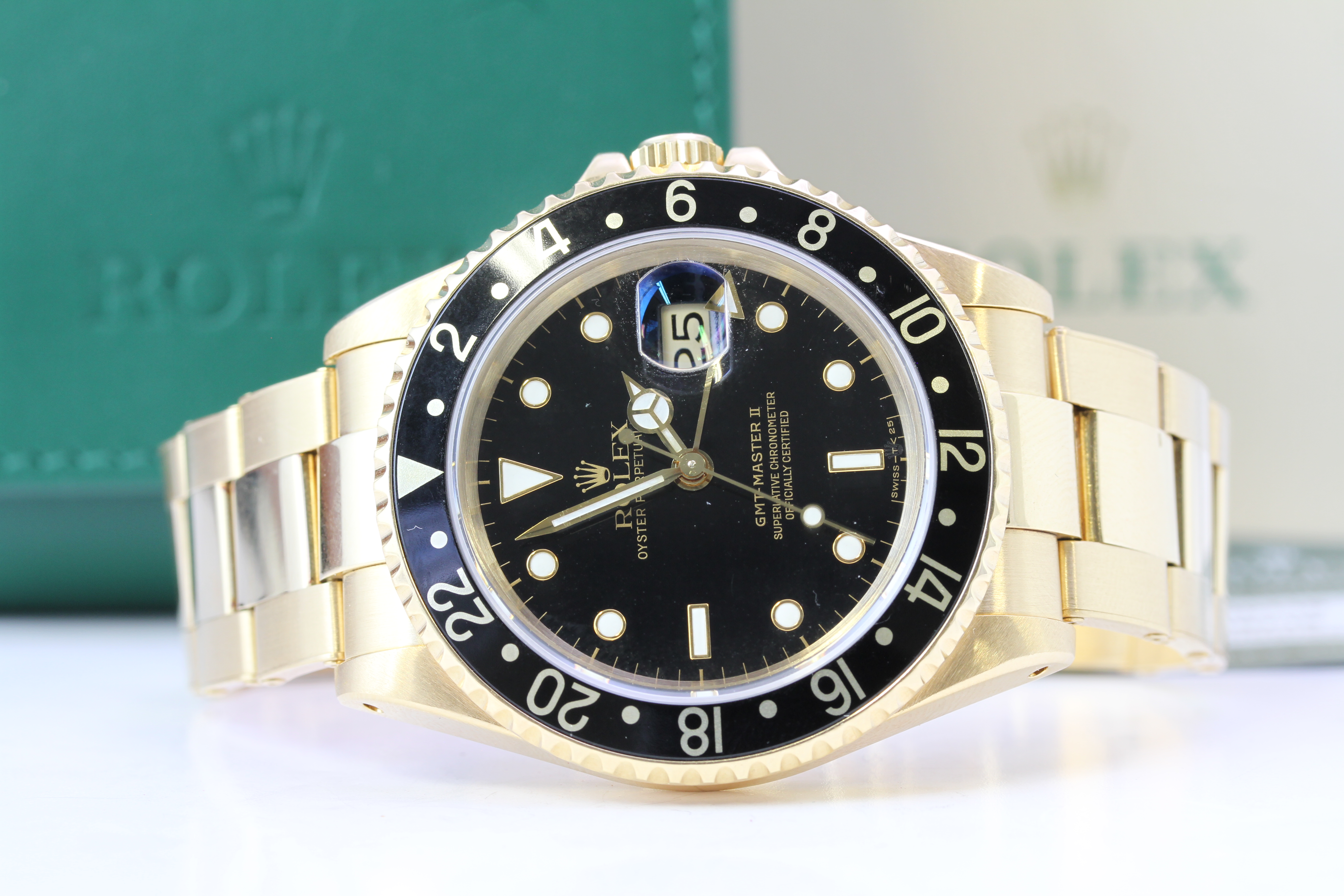 18CT ROLEX GMT MASTER 16718 WITH BOX RECENTLY SERVICED CIRCA 1991 - Image 7 of 14