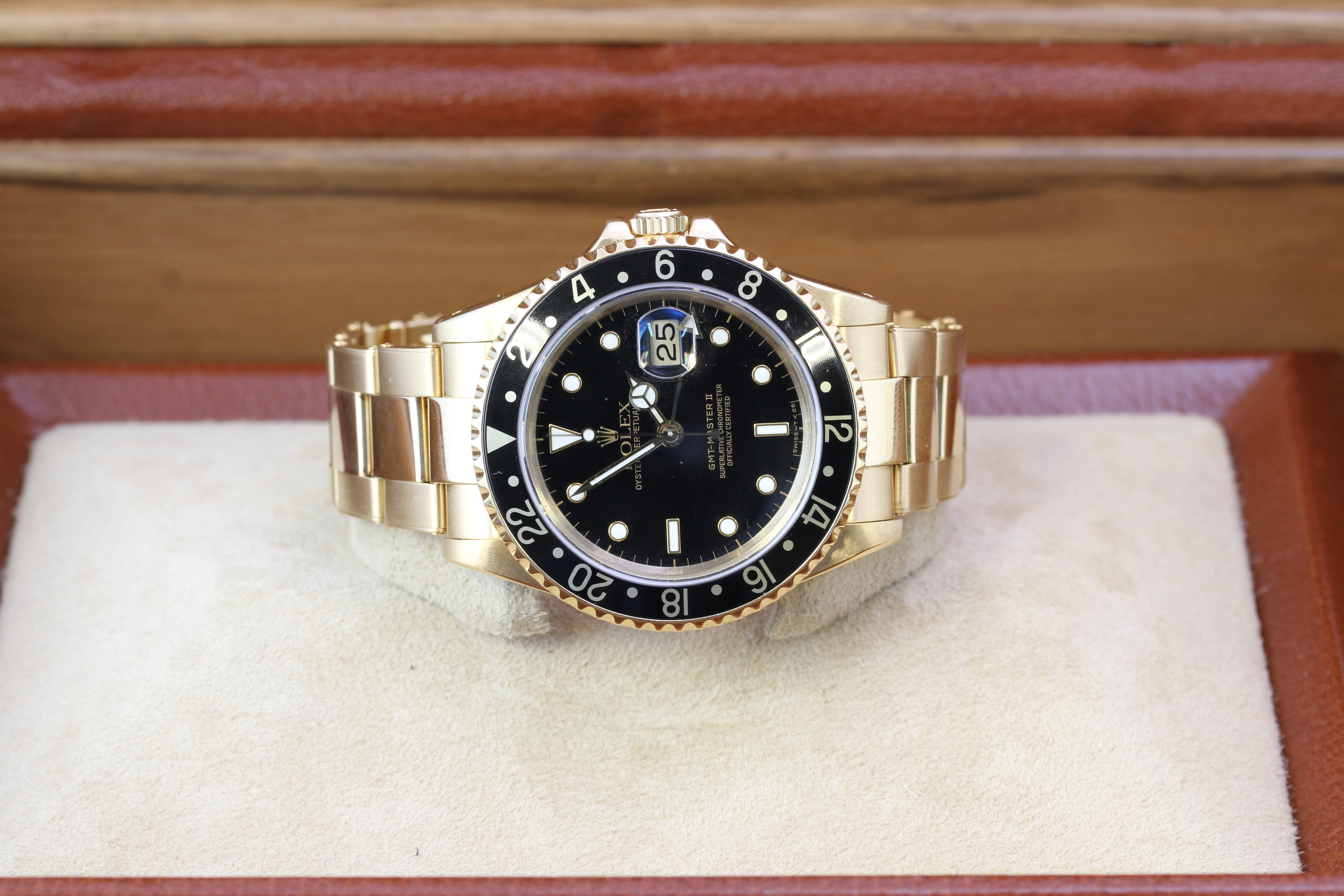 18CT ROLEX GMT MASTER 16718 WITH BOX RECENTLY SERVICED CIRCA 1991 - Image 5 of 14