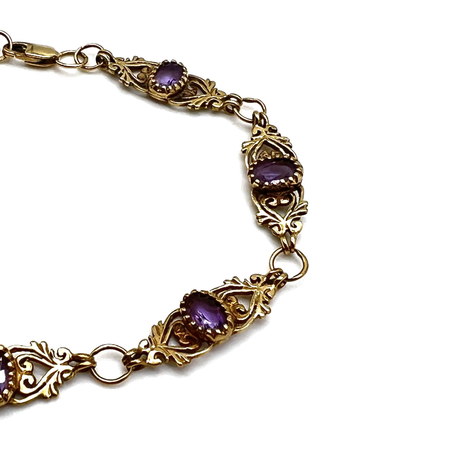 Fine 9ct gold and amethyst bracelet. Marked for 9ct gold and set with amethyst stones. Measures 19. - Image 3 of 5