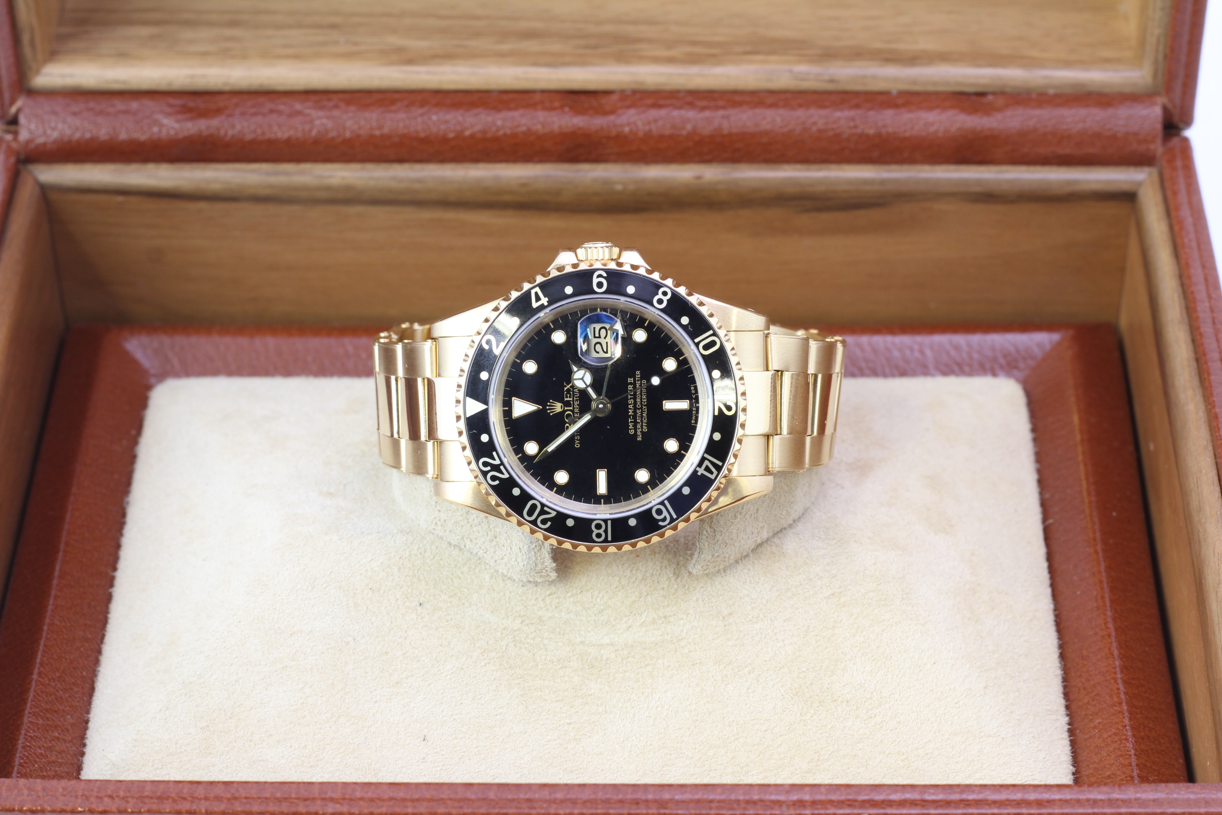 18CT ROLEX GMT MASTER 16718 WITH BOX RECENTLY SERVICED CIRCA 1991 - Image 4 of 14