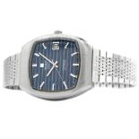 GENTLEMAN'S TISSOT ELECTRONIC F300HZ BLUE DIAL WITH BRACELET, CIRCA. 1973, 38.5MM CASE, cushion