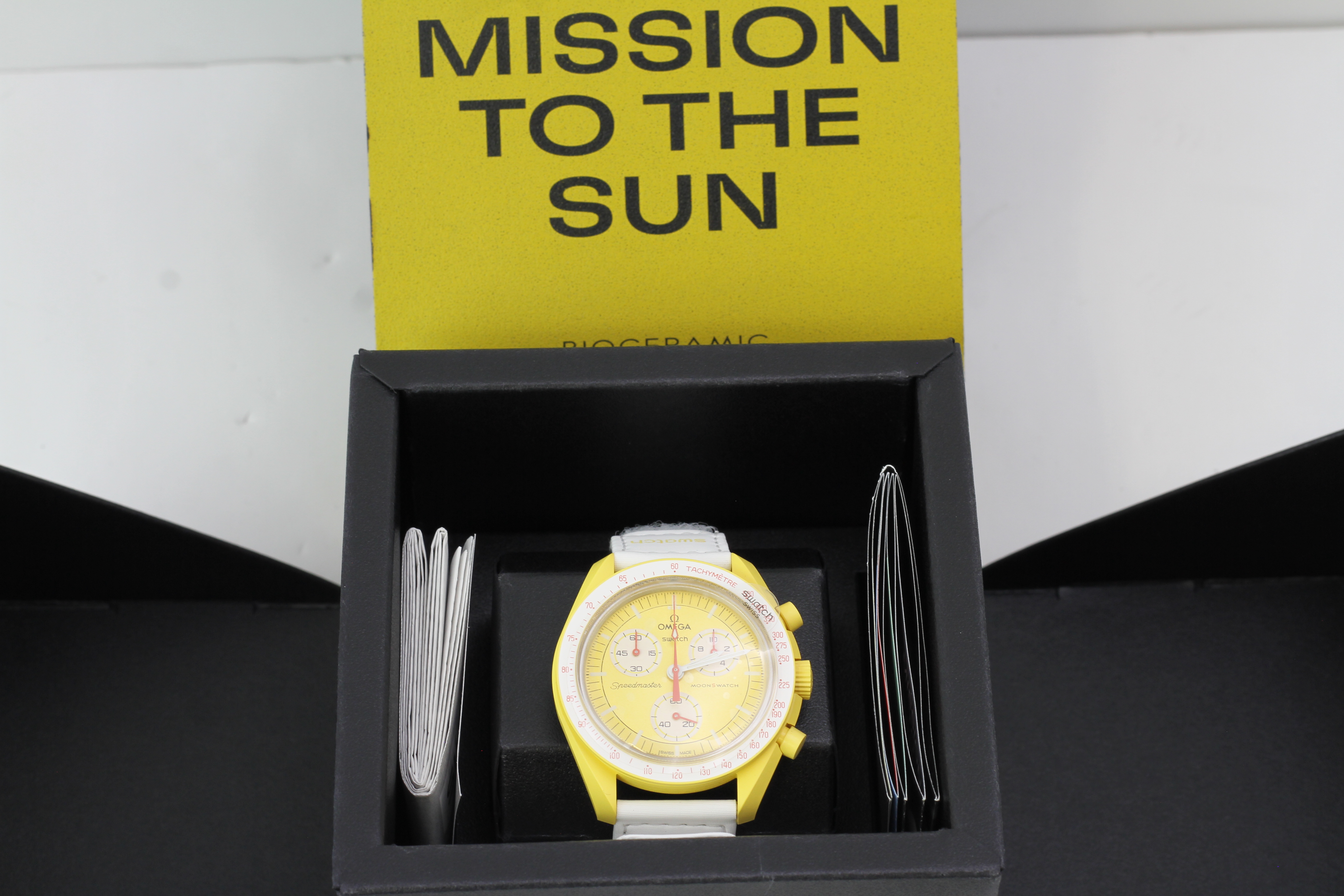 *TO BE SOLD WITHOUT RESERVE* OMEGA X SWATCH MOONSWATCH MISSION TO THE SUN - Image 3 of 4