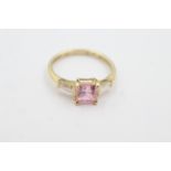 14ct gold pink & white gemstone ring weighs 2.3 grams . Fully hallmarked for 14ct gold. Uk size P