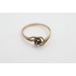 9ct gold vintage sapphire & diamond dress ring weighs 0.9 grams. Fully hallmarked for 9ct gold. Uk