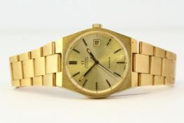 *TO BE SOLD WITHOUT RESERVE* VINTAGE OMEGA GENEVE AUTOMATIC, gilt dial with baton hour markers, 35mm