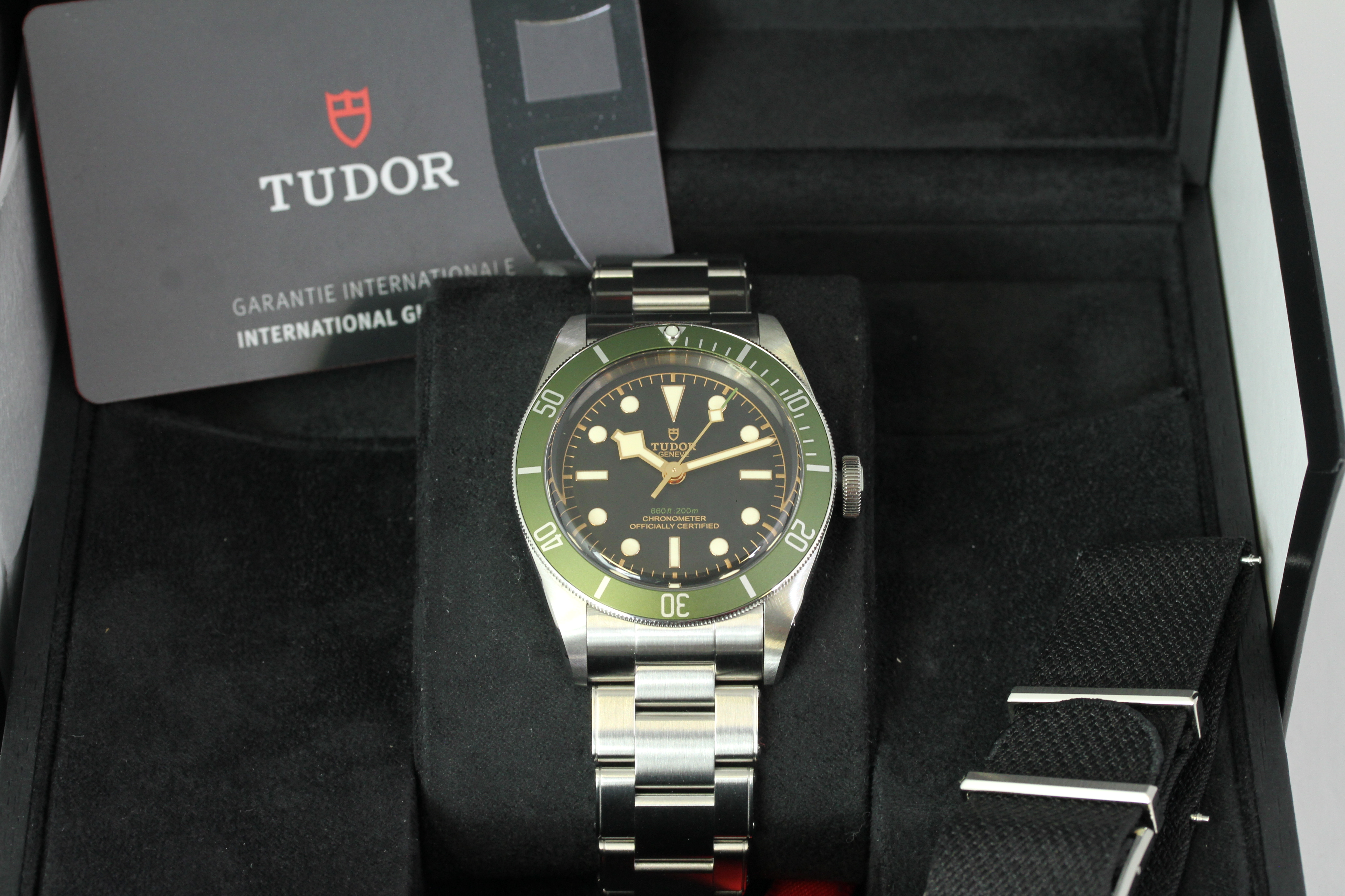 UNWORN TUDOR BLACK BAY HARRODS BOX AND PAPERS 2022 - Image 2 of 7