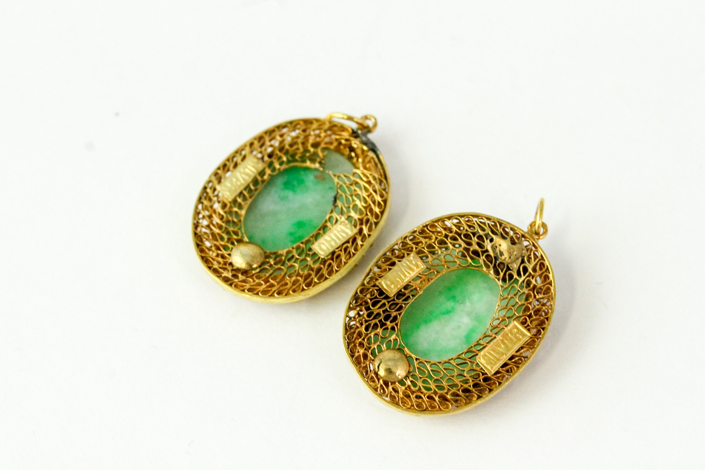 Vintage chinese sterling silver gilt and jade drop pendants in a satin box. The pendants measure 2. - Image 4 of 4