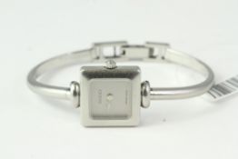 LADIES GUCCI 1900L, stainless steel case and bracelet, quartz