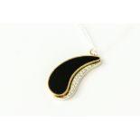 Fine 18ct gold onyx and diamond pendant, fully hallmarked with london assay office by the maker CJW.