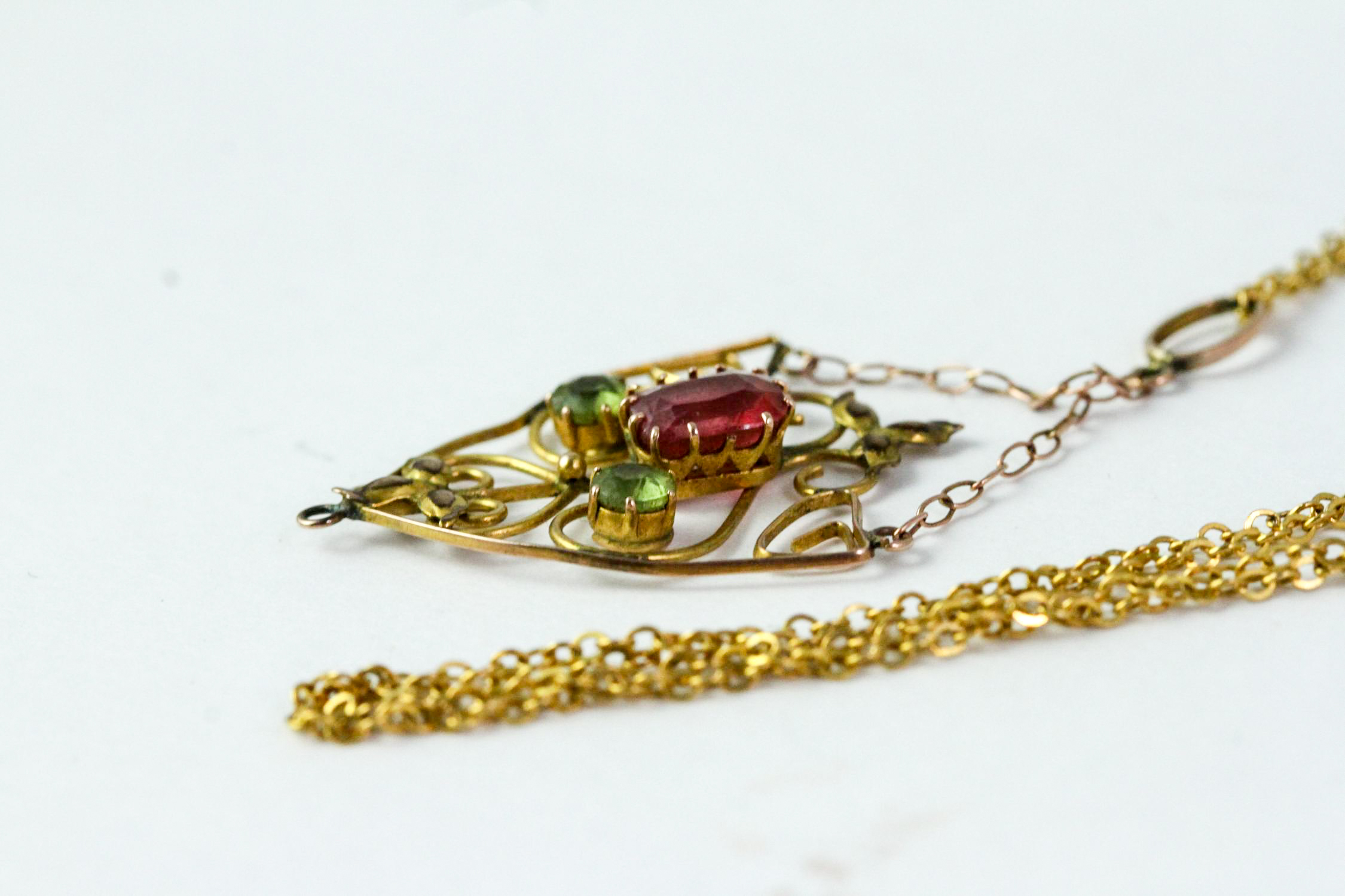 Antique 9ct gold suffragette pendant neckalce. Set in 9ct gold. Measures 40cm and the pendant - Image 2 of 4