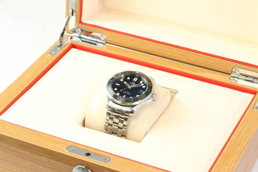 OMEGA SEAMASTER 300 CO-AXIAL AUTOMATIC WITH BOX - Image 2 of 5